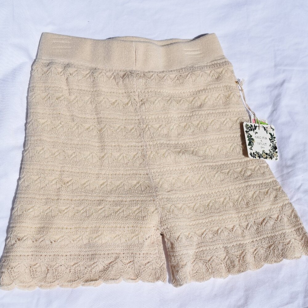 NWT Chelsea & Violet Girls Medium crochet shorts